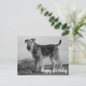 Carte Postale Chien chiot mignon Airedale Terrier Joyeux anniver (Debout devant)