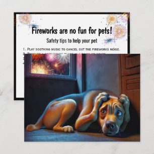 Carte Postale Chien de chasse effrayé regardant des feux d'artif