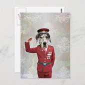 Carte Postale Chien drôle dans l'uniforme rouge (Devant / Derrière)