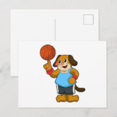 Carte Postale Chien en tant que joueur de basket-ball avec ballo (Devant / Derrière)