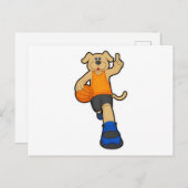 Carte Postale Chien en tant que joueur de basket-ball avec ballo (Devant / Derrière)