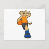 Carte Postale Chien en tant que joueur de basket-ball avec ballo (Devant)