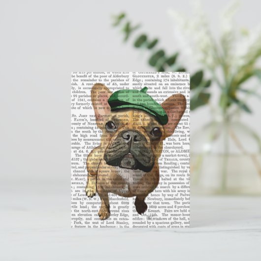 Carte Postale Chien-taureau français Brown avec Casquette vert 2 (Debout devant)
