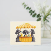 Carte Postale Chiens De Poodle Standard Avec Un Socle De Lemonad (Debout devant)
