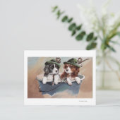 Carte Postale Chiots en Casquette avec tuyaux (Debout devant)