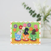 Carte Postale Chiots Labrador en Pot de Fleurs (Debout devant)