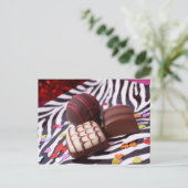 Carte Postale chocolat (Debout devant)