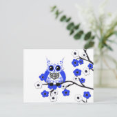 Carte postale Chouette aux fleurs de cerisier bleu (Debout devant)
