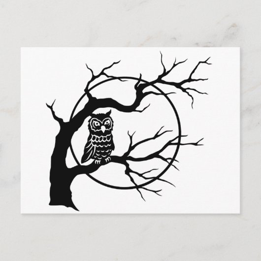Carte Postale Chouette effrayante sur une silhouette d'arbre dén (Devant)