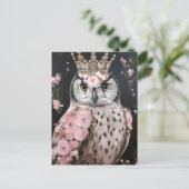 Carte Postale Chouette neige avec couronne d'or et fleurs roses (Debout devant)