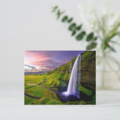 Carte Postale Chute d'eau Islande (Debout devant)