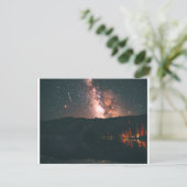 Carte Postale ciel de nuit du feu de camp (Debout devant)