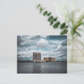 Carte Postale Ciel nuageux dramatique (Debout devant)