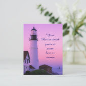 Carte Postale Ciel rose phare (Debout devant)