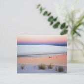 Carte Postale Ciel sombre réfléchi dans la piscine d'eau de (Debout devant)