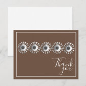 Carte Postale Cinq marguerites blanches Fond marron Merci (Devant / Derrière)
