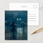 Carte Postale Cinquième avenue Nocturne | Childe Hassam<br><div class="desc">Cinquième avenue Nocturne (vers 1895) | Oeuvre originale du peintre impressionniste américain Childe Hassam (1859-1935). L'oeuvre dépeint une scène urbaine de rue la nuit dans des teintes maussades de bleu foncé. Utilisez les outils de conception pour ajouter du texte personnalisé ou personnaliser l'image.</div>