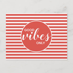 Carte Postale Citation de typographie rouge et blanc Good Vibes 