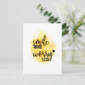Carte postale Citation "Smile More Worry Less" (Debout devant)