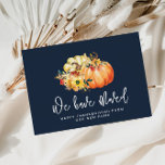 Carte Postale citrouille bleu marine en aquarelle se déplaçant f<br><div class="desc">Carte de faire-part mobile des fêtes de grâce. Annoncez votre nouvelle maison à votre famille et à vos amis avec cette carte de voeux bon thanksgiving d'automne.</div>