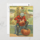 Carte Postale Citrouille Boy Carving Jack-o'-lantern (Devant / Derrière)