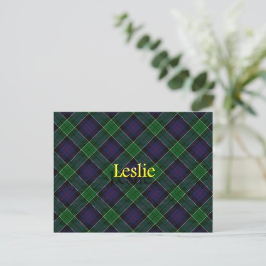 Carte Postale Clan écossais Leslie Tartan (Debout devant)