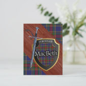 Carte Postale Clan MacBeth Tartan Sword & Shield (Debout devant)