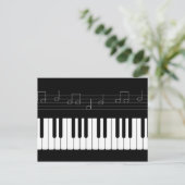 Carte Postale Clavier de piano (Debout devant)