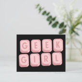 Carte Postale Clavier rose geek (Debout devant)