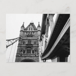 Carte Postale Closeuse du pont de la Tour Noire et Blanche, Lond