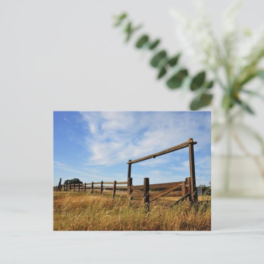 Carte Postale Clôtures en champ (Debout devant)