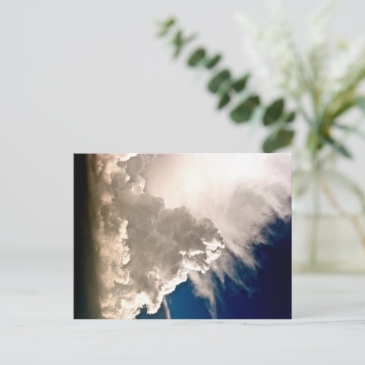 Carte Postale "Cloudburst" (Debout devant)