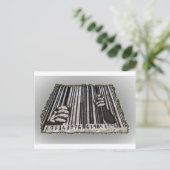 CARTE POSTALE CODE BARRE DE PRISON (Debout devant)