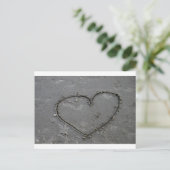 Carte Postale Coeur dans le sable (Debout devant)