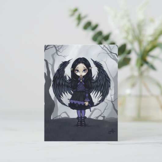 Carte postale "Coeurs de papier pourpre" (Debout devant)