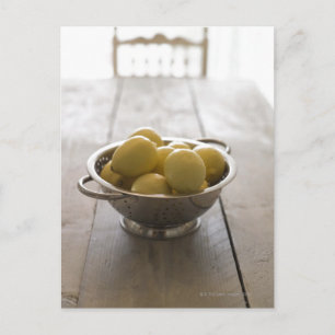 Carte Postale Colandre avec citrons sur table en bois