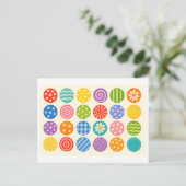 Carte Postale Collage de cercles colorés (Debout devant)