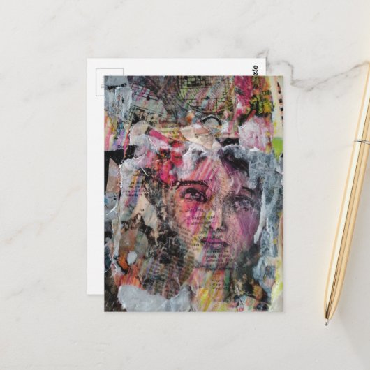 Carte Postale Collage de médias mixtes au visage unique (Devant/Arrière en situation)
