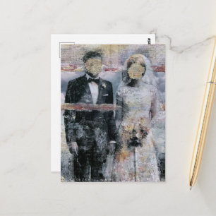 Carte Postale Collage de médias mixtes de mariée et de marié