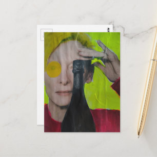 Carte Postale Collage surréaliste amusant Femme avec bouteille