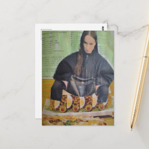 Carte Postale Collage surréaliste de femme assise sur des alimen