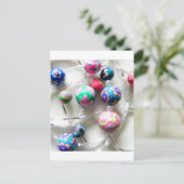 Carte Postale collier perlé multicolore (Debout devant)