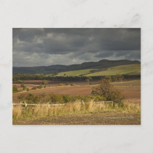 Carte Postale Collines Et Montagnes Roulantes Sous Un Ciel Nuage
