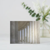 Carte Postale Colonnade de la Circulaire commémorative Thomas Je (Debout devant)