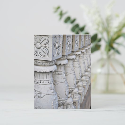 Carte Postale Colonnes architecturales romaines (Debout devant)