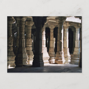Carte Postale Colonnes et ombres du temple en marbre sculpté