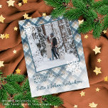 Carte Postale Coloré Classique Pays Plaid Joyeuses Fêtes<br><div class="desc">Unique, classique, tendance, jolie et décorative Carte de vacances. Mignonne AVEC AMOUR DU texte et de la chambre à customiser ou à personnaliser avec une photo et les noms (ou nom de famille) de votre choix sur un rustique cottage de style campagnard taupe beige, bleu turquoise et blanc écossais motif....</div>