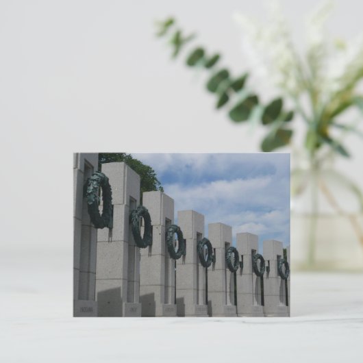 Carte postale commémorative de la Seconde Guerre m (Debout devant)