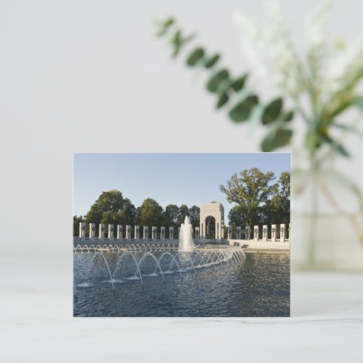 Carte postale commémorative de la Seconde Guerre m (Debout devant)