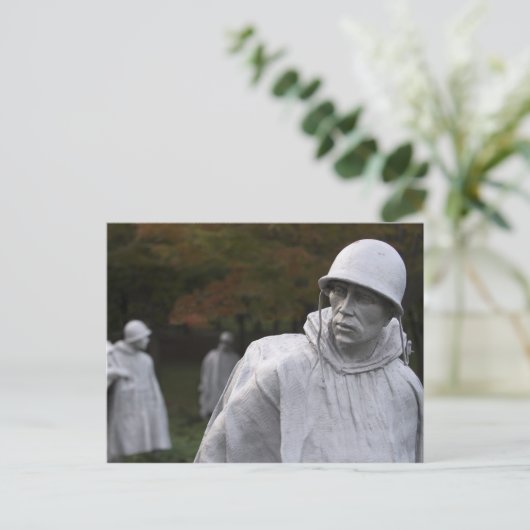 Carte postale commémorative des anciens combattant (Debout devant)